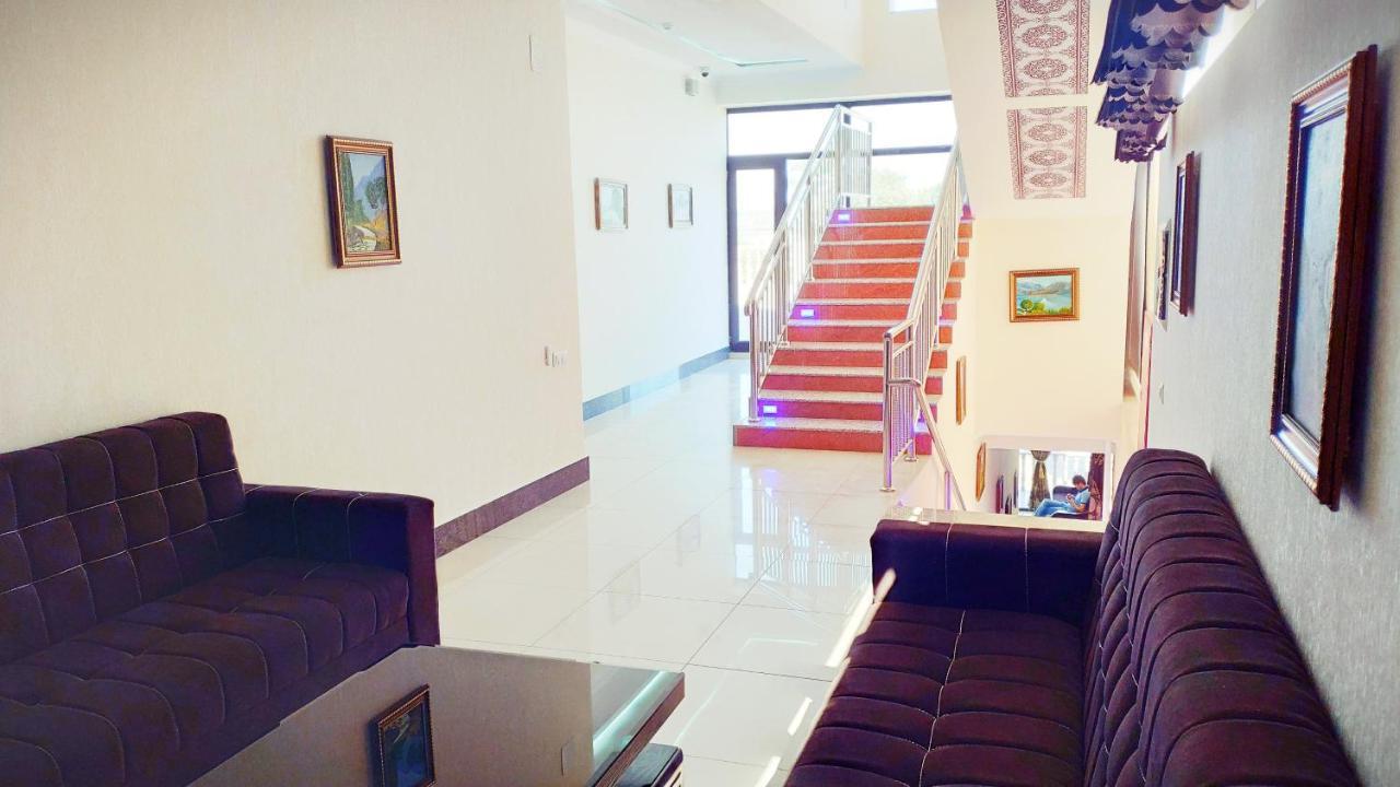 Hotel Buston Chkalovsk エクステリア 写真