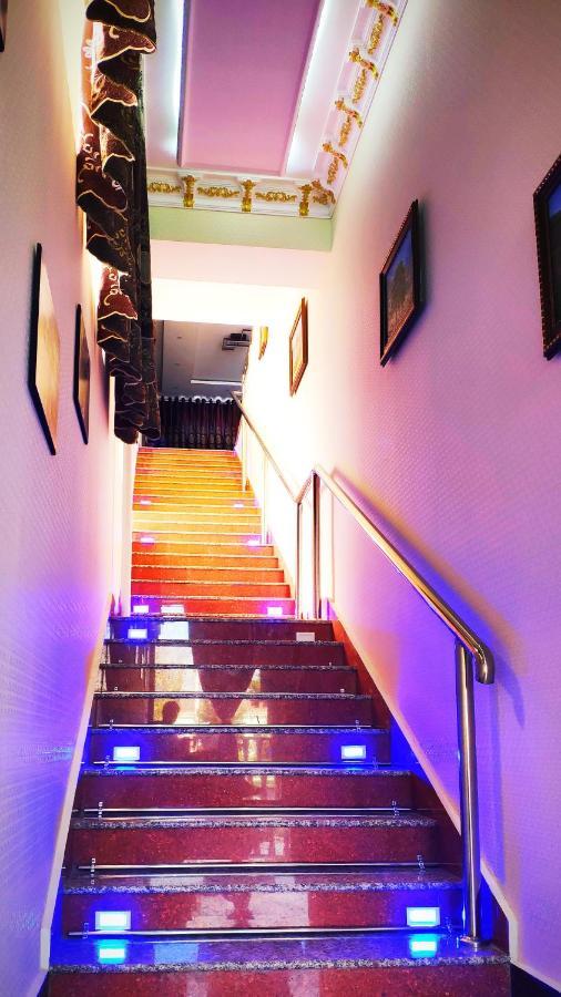 Hotel Buston Chkalovsk エクステリア 写真